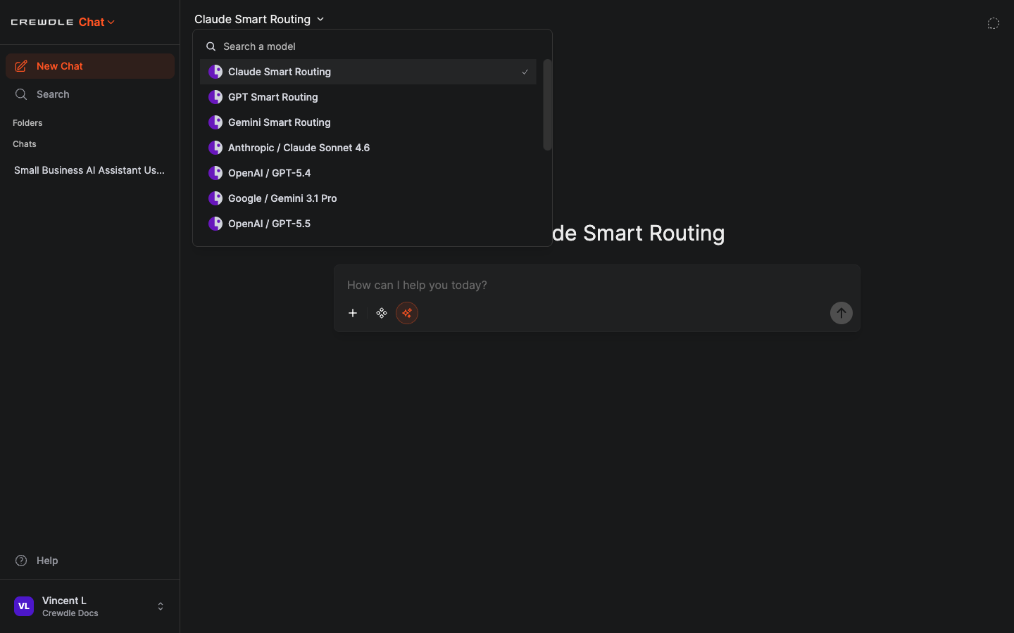 Sélecteur de modèles de Crewdle Chat montrant les options Routage intelligent pour Claude, GPT et Gemini au-dessus des modèles individuels