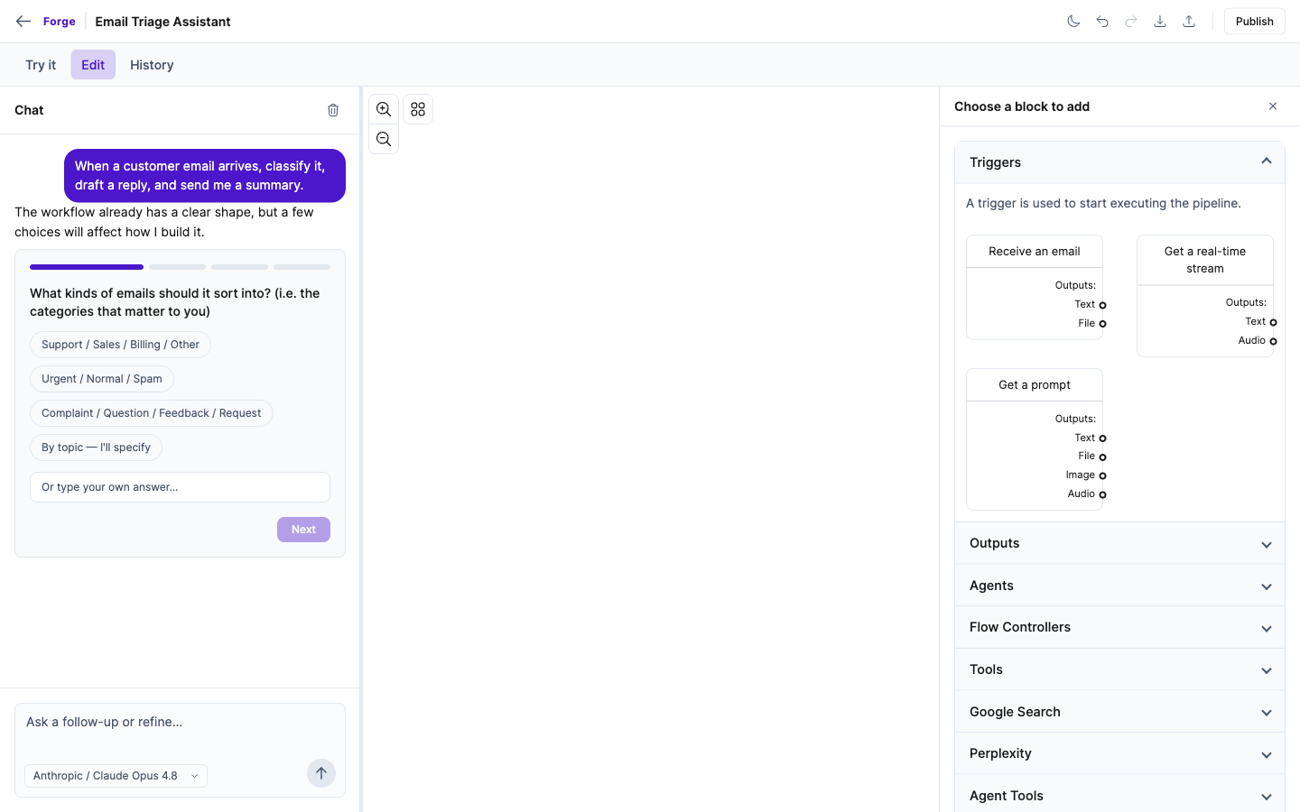 Éditeur de flux de Crewdle Forge avec une palette de blocs : déclencheurs, agents, outils et fonctions